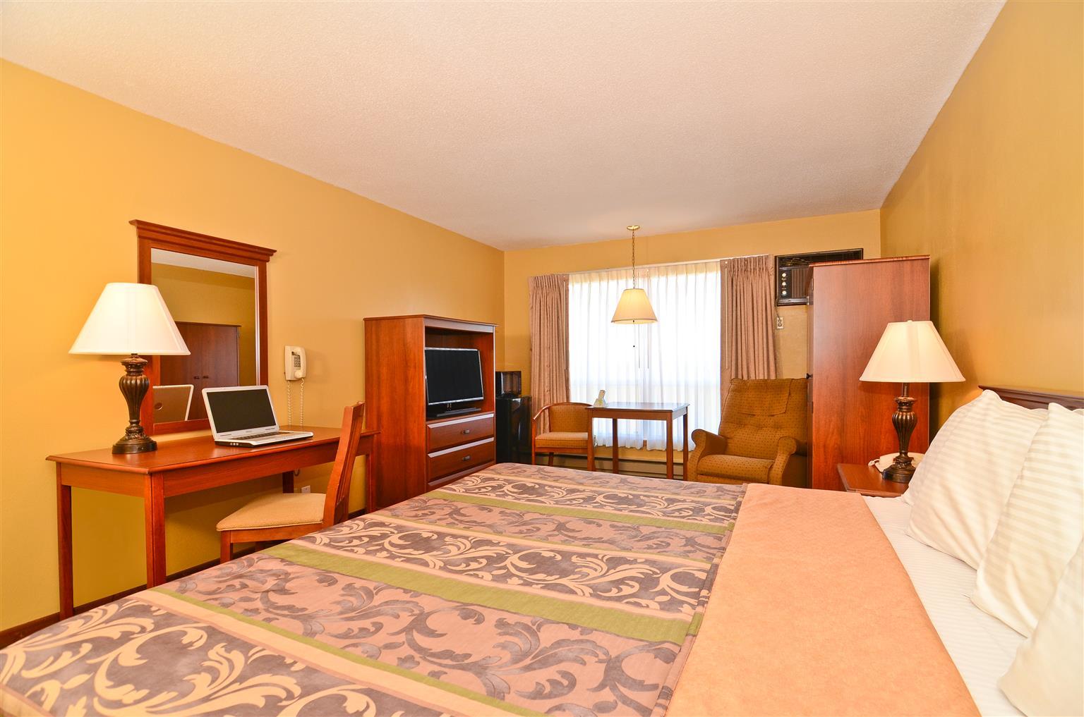 Super 8 By Wyndham Williams Hotell Rum bild